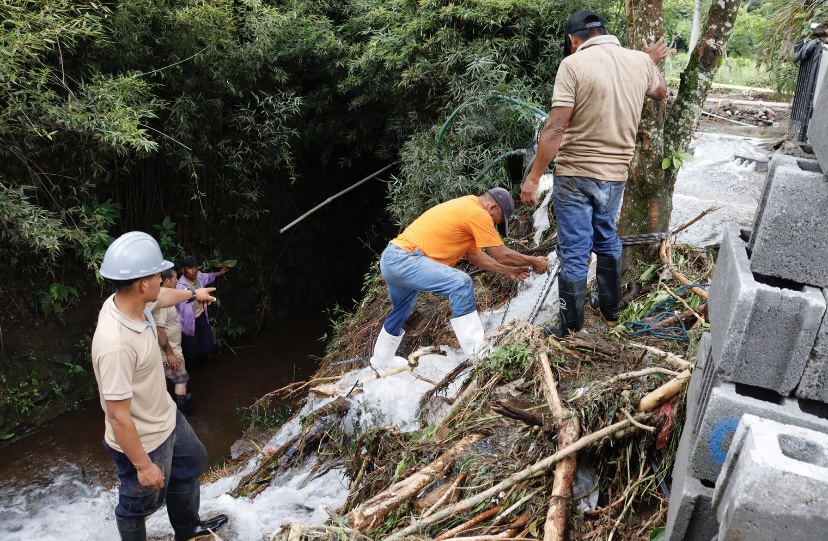 Alcaldía de Boquete en acción tras las fuertes lluvias.